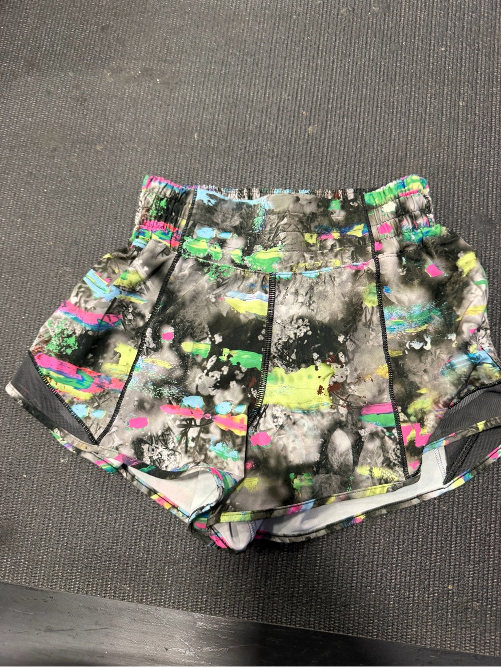 Lululemon Hotty Hot HR Short Lined Swift Fabric Size 0